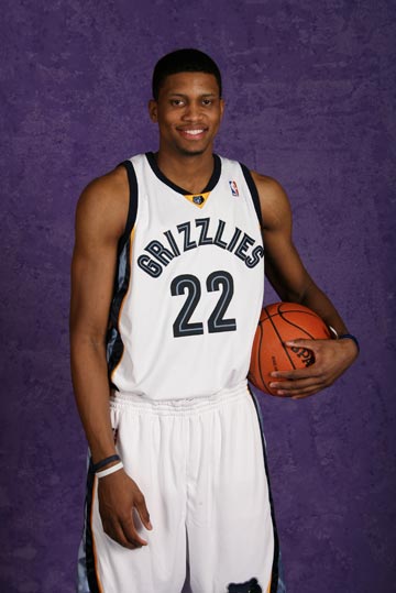 均偏强的场 均偏强的场